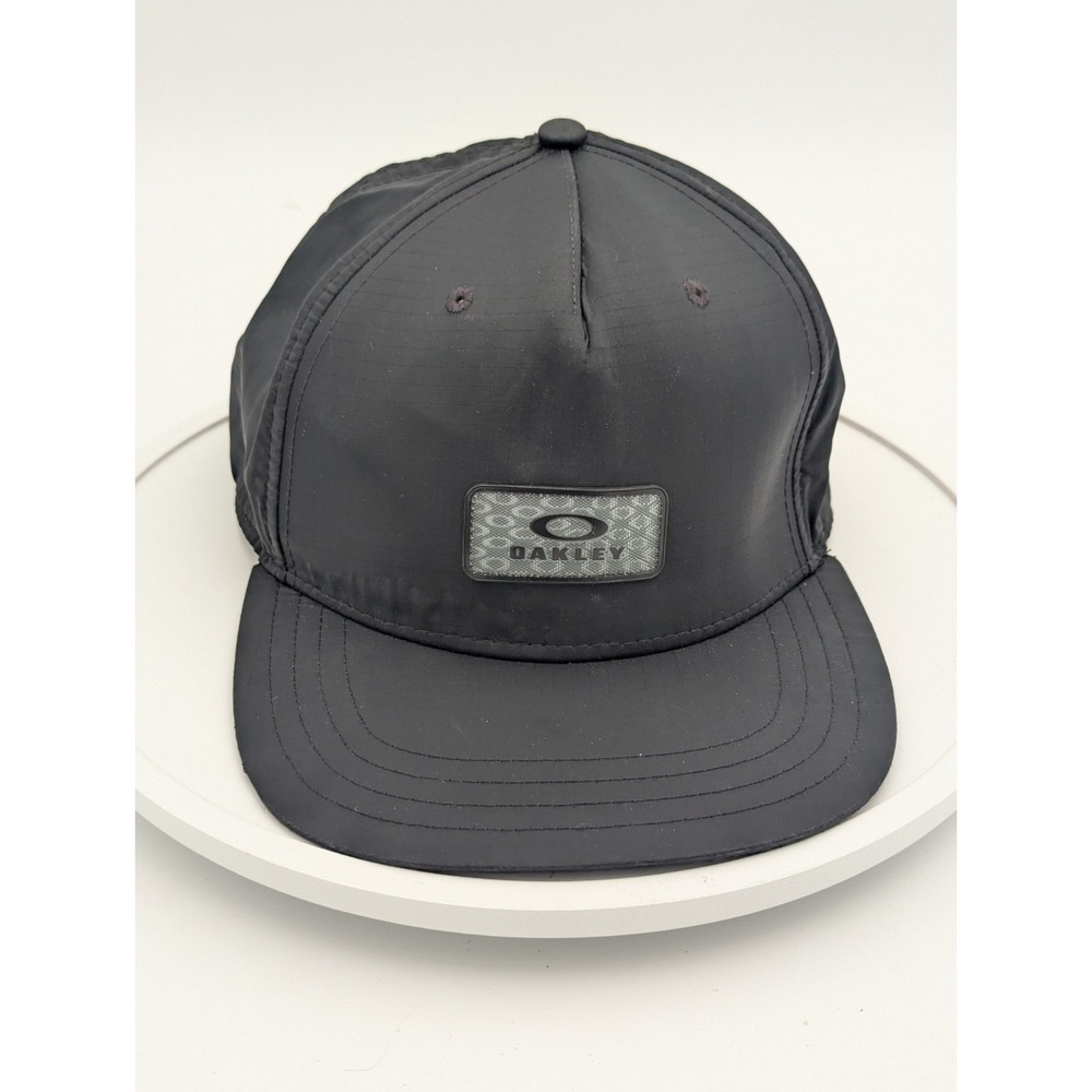 Oakley Black Strapback Hat Nylon Performance Cap Adjustable